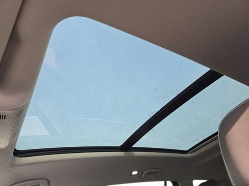 Used 2024 Volkswagen Atlas SEL image 3