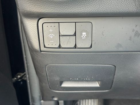 Used 2019 Kia Soul + FWD image 16