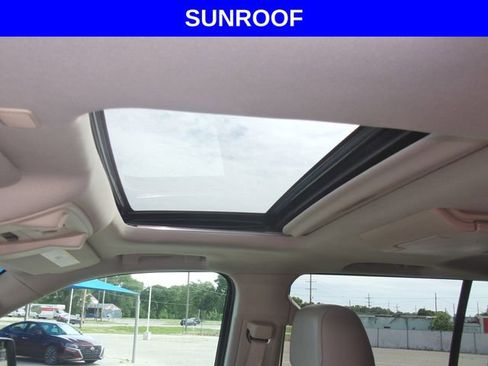 Used 2017 Cadillac Escalade ESV Premium Luxury AWD/4WD image 5