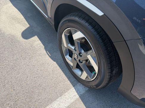 Certified 2025 Hyundai Venue Limited FWD image 24