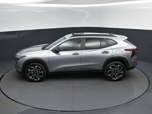 New 2026 Chevrolet Trax RS w/ Sunroof Package FWD image 31