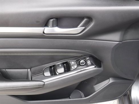 Used 2021 Nissan Altima 2.5 SV w/ SV Premium Package image 10