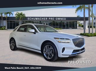 Used 2025 Genesis GV70 2.5T w/ Select Package video 1