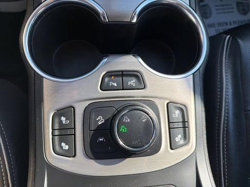 Used 2019 GMC Terrain Denali w/ Advanced Safety Package image 13