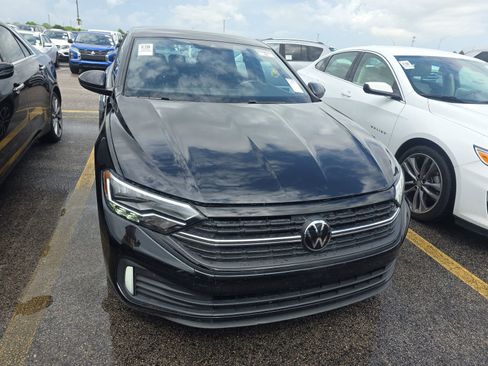 Used 2024 Volkswagen Jetta Sport FWD image 2