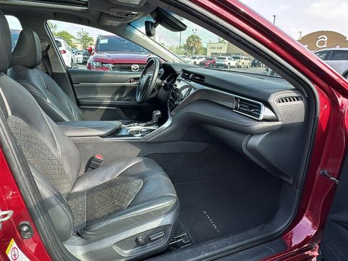 Used 2018 Toyota Camry XSE FWD image 23