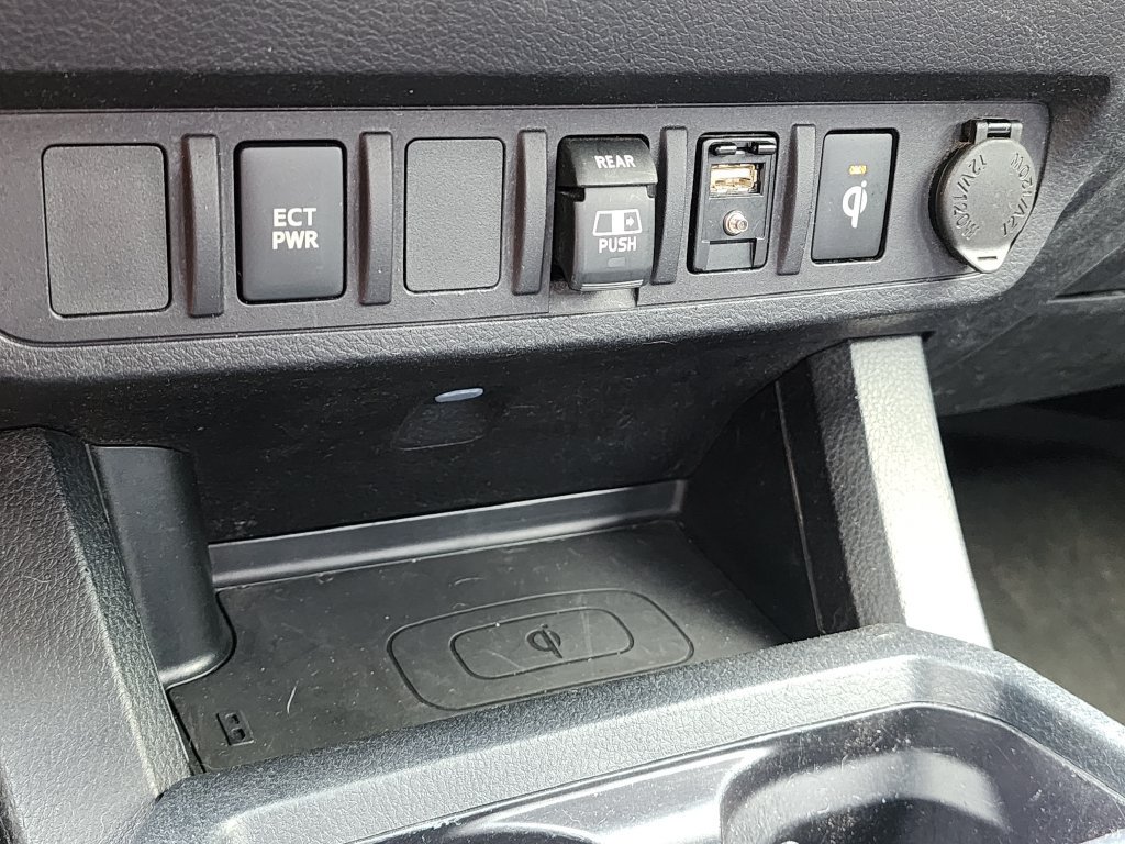 Used 2018 Toyota Tacoma TRD Off-Road AWD/4WD image 23