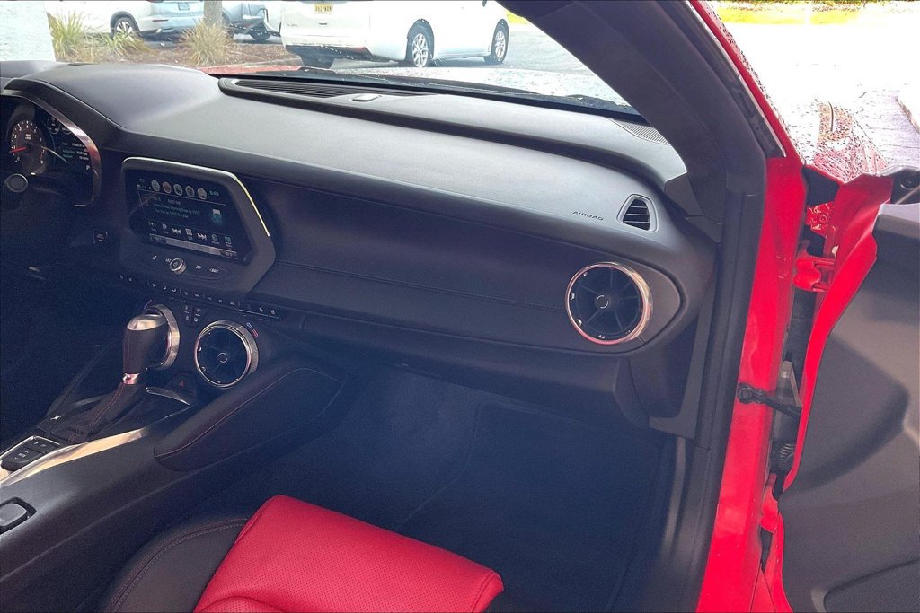 Used 2018 Chevrolet Camaro LT RWD image 21