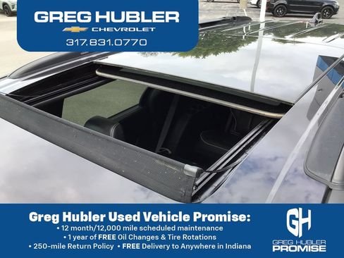 Used 2025 Chrysler Pacifica Limited FWD image 2