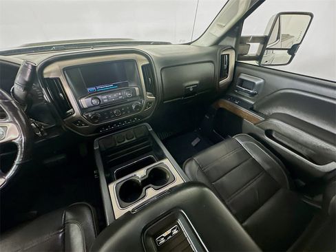 Used 2018 GMC Sierra 3500 Denali w/ Duramax Plus Package image 11