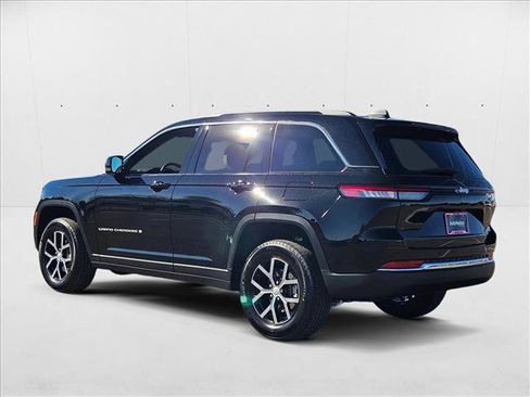 New 2025 Jeep Grand Cherokee Limited w/ Trailer Tow Package image 9
