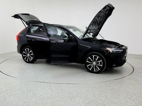 Used 2023 Volvo XC60 B5 Plus w/ Climate Package image 10
