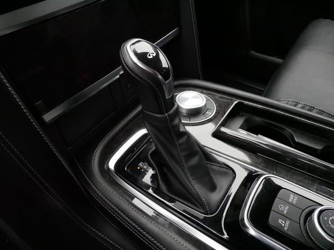 Used 2024 INFINITI QX80 Luxe image 24