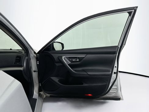 Used 2016 Nissan Altima 2.5 SV w/ Convenience Package image 31