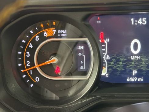 Used 2024 Jeep Wrangler Sahara AWD/4WD image 13