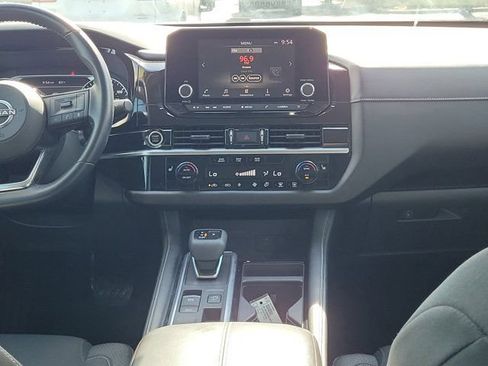 Used 2022 Nissan Pathfinder SV FWD image 7