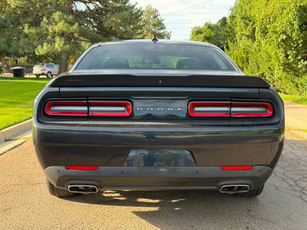 Used 2019 Dodge Challenger SXT w/ Driver Convenience Group RWD image 4