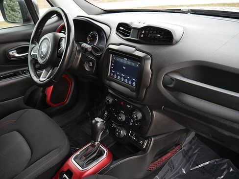 Used 2018 Jeep Renegade Trailhawk w/ Cold Weather Group II image 52