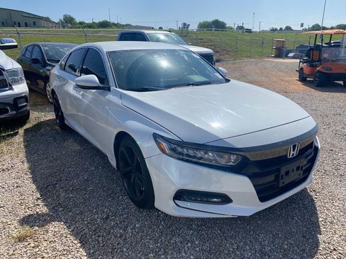 Used 2020 Honda Accord Sport image 2