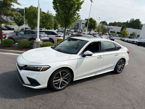 Certified 2024 Honda Civic Touring image 4