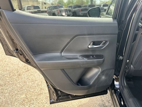 New 2026 Nissan Kicks SV w/ SV Premium Package FWD image 19