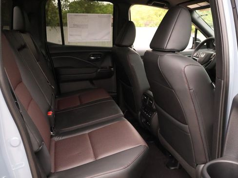 New 2026 Honda Ridgeline Black Edition image 11