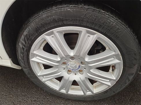 Used 2013 Mercedes-Benz E 350 Sedan image 28