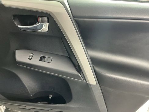 Used 2018 Toyota RAV4 XLE image 13