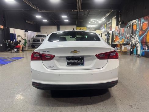 Used 2022 Chevrolet Malibu LS w/ Driver Confidence Package II FWD image 4