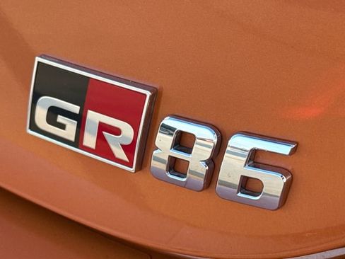Used 2023 Toyota GR86 10th Anniversary SE RWD image 10
