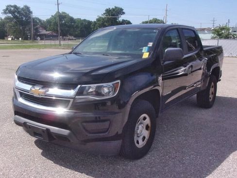 Used 2018 Chevrolet Colorado W/T w/ WT Convenience Package AWD/4WD image 3