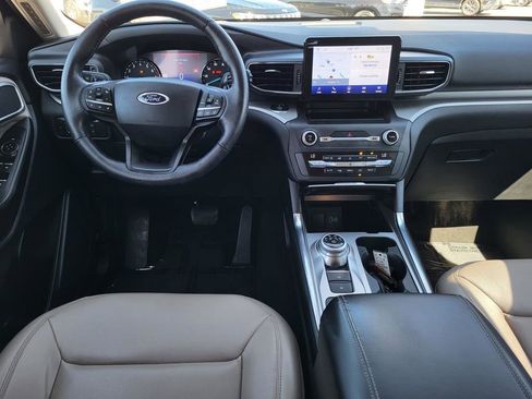 Used 2020 Ford Explorer XLT w/ Equipment Group 202A image 17