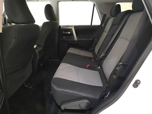 Certified 2022 Toyota 4Runner SR5 AWD/4WD image 22