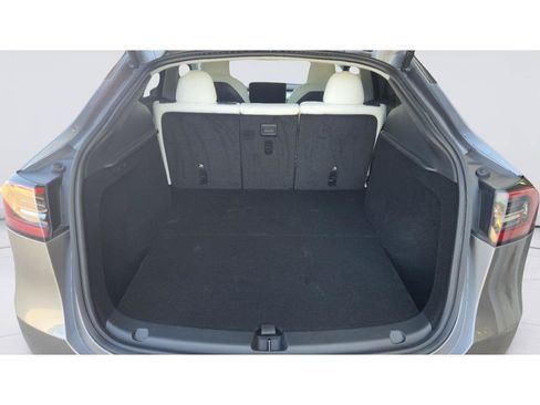 Used 2024 Tesla Model Y 2WD image 23