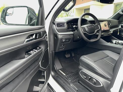 New 2026 Jeep Grand Wagoneer 4WD image 22