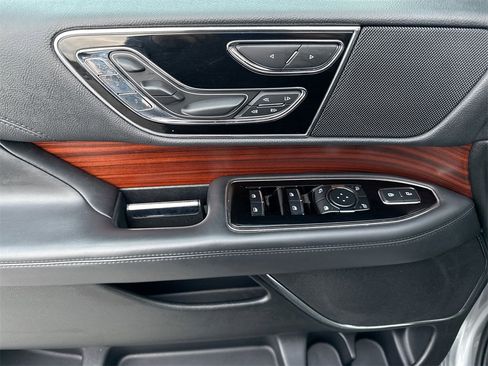 Used 2023 Lincoln Navigator Reserve image 15