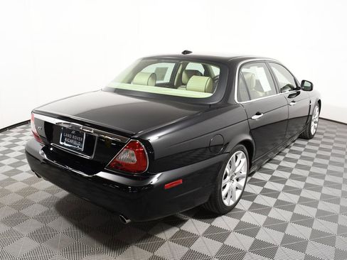 Used 2009 Jaguar XJ8 RWD image 6