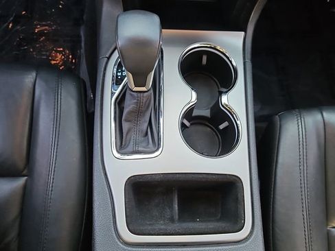 Used 2019 Jeep Grand Cherokee Limited image 17