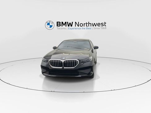 Used 2024 BMW 530i xDrive w/ Executive Package AWD/4WD image 8