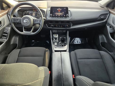 Used 2023 Nissan Rogue S image 11