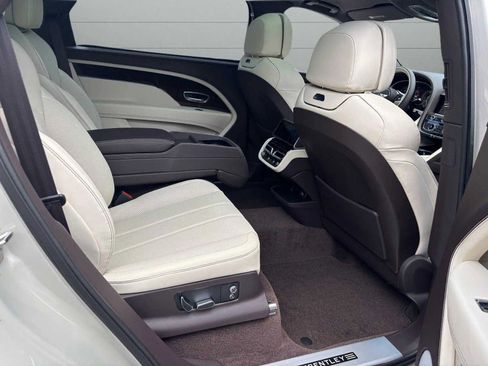 New 2025 Bentley Bentayga Extended Wheelbase image 25