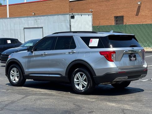 Used 2020 Ford Explorer XLT w/ Equipment Group 202A AWD/4WD image 9