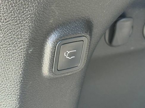 Used 2019 Jeep Cherokee Limited AWD/4WD image 14