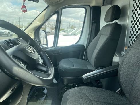 Used 2025 RAM ProMaster 2500 w/ Safety Group FWD image 3