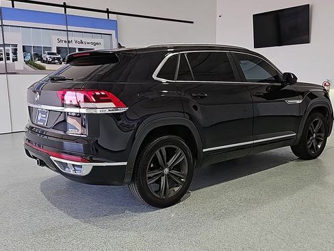 Certified 2022 Volkswagen Atlas Cross Sport SEL R-Line w/ Cross Sport MDO Package AWD/4WD image 8