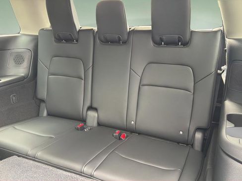 New 2026 Nissan Pathfinder Platinum AWD/4WD image 15