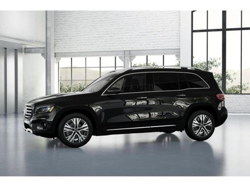 Used 2024 Mercedes-Benz GLB 250 w/ Exclusive Package image 47