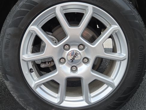 Used 2022 Jeep Renegade Sport w/ Sport Appearance Group FWD image 14
