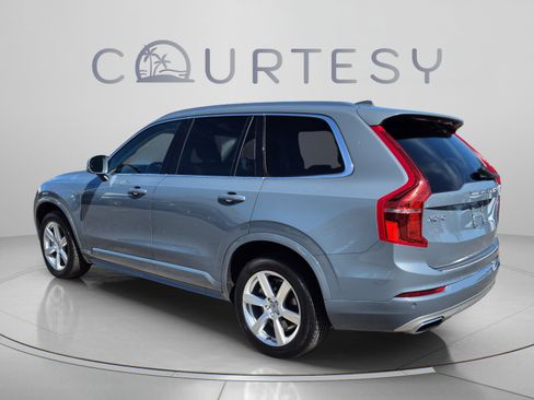 Used 2021 Volvo XC90 T6 Momentum w/ Climate Package AWD/4WD image 3