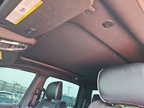 Used 2021 RAM 1500 Laramie w/ Sport Appearance Package AWD/4WD image 17